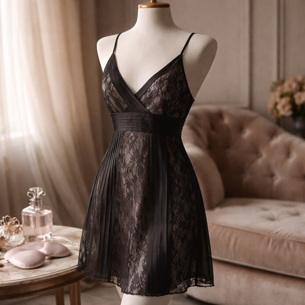 Sexy Feminine Victorian Style Black Lace Pleated Sleeveless V-Neck Dress 12P